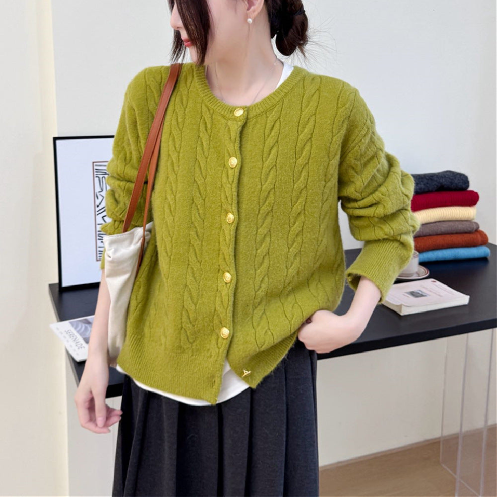 Round neck long sleeved sweater