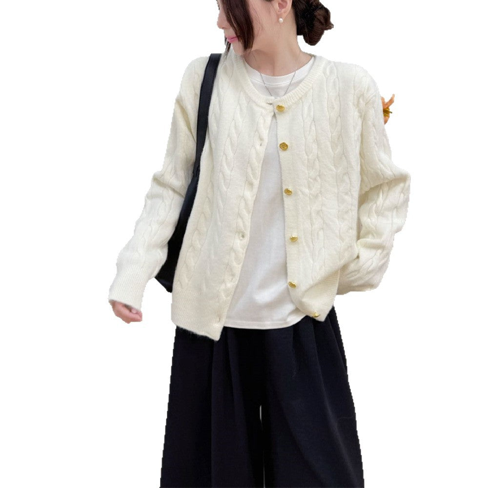 Round neck long sleeved sweater