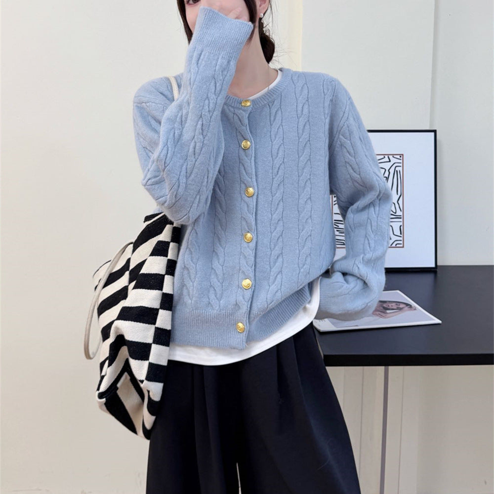 Round neck long sleeved sweater